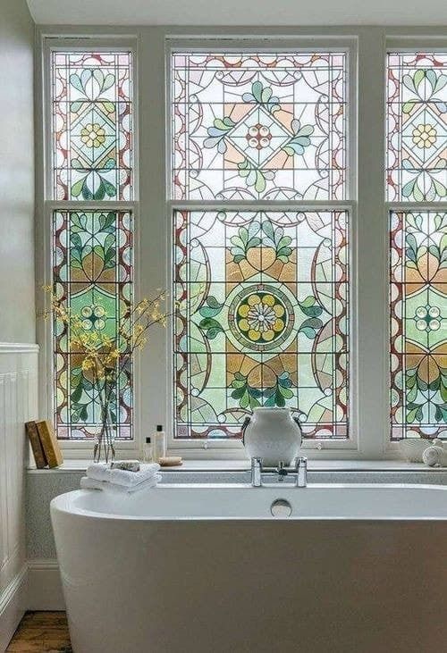 Geschwungene Linien und florale Muster: Die Magie des Art Nouveau
